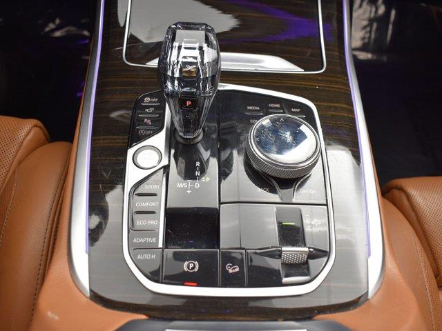 2020 BMW X7 xDrive40i photo