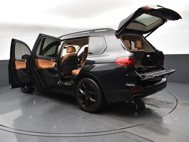 2020 BMW X7 xDrive40i photo