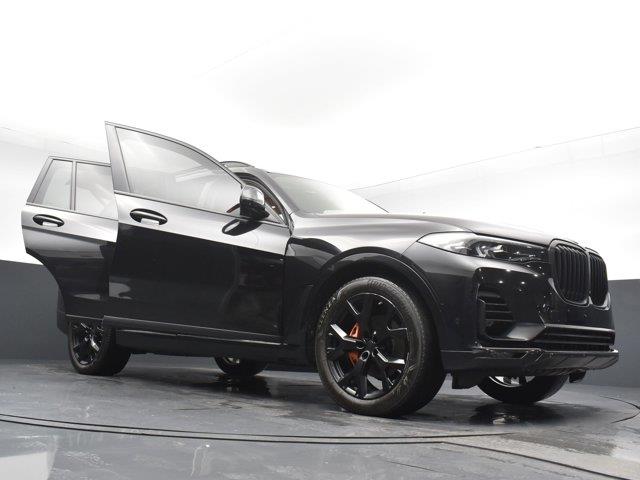 2020 BMW X7 xDrive40i photo