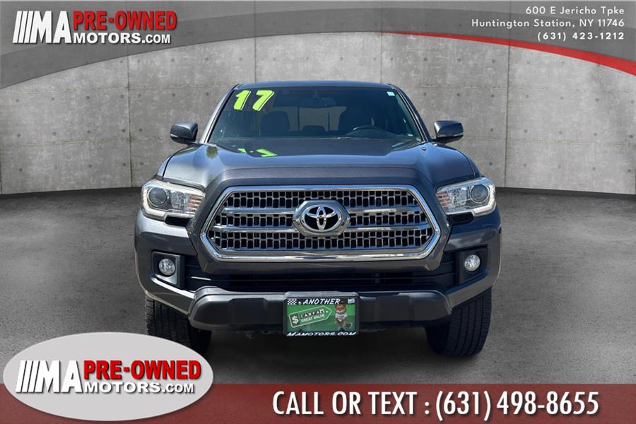 2017 Toyota Tacoma TRD Sport Double Cab 5'' Bed V photo