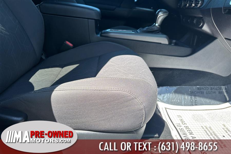 2017 Toyota Tacoma TRD Sport Double Cab 5'' Bed V photo