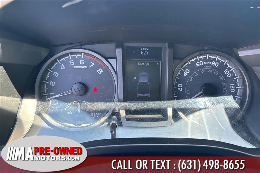 2017 Toyota Tacoma TRD Sport Double Cab 5'' Bed V photo