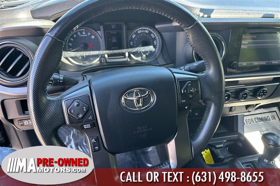 2017 Toyota Tacoma TRD Sport Double Cab 5'' Bed V photo