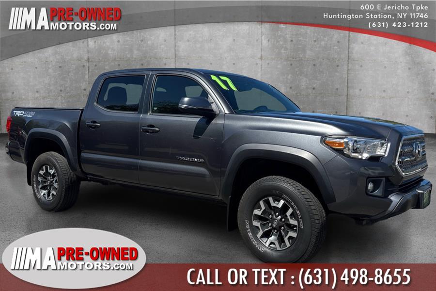 2017 Toyota Tacoma TRD Sport Double Cab 5'' Bed V photo