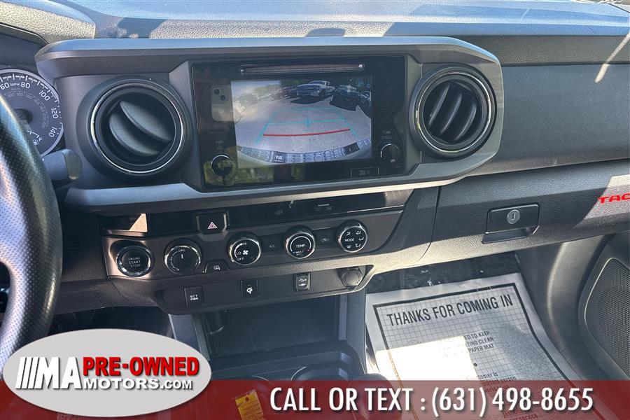 2017 Toyota Tacoma TRD Sport Double Cab 5'' Bed V photo