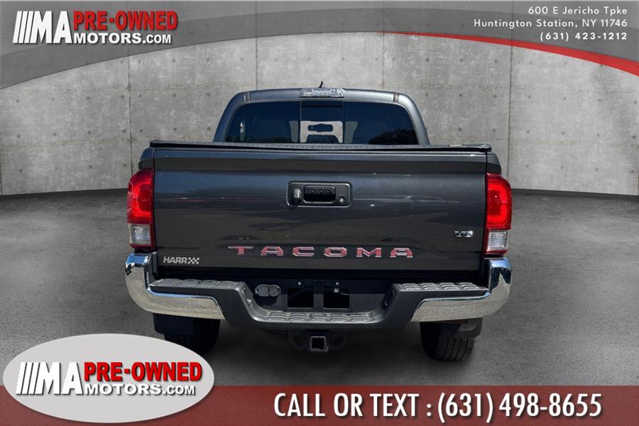 2017 Toyota Tacoma TRD Sport Double Cab 5'' Bed V photo