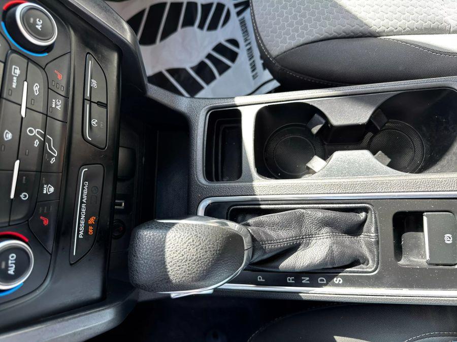 2018 Ford Escape SE Sport Utility 4D photo