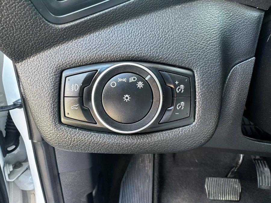 2018 Ford Escape SE Sport Utility 4D photo