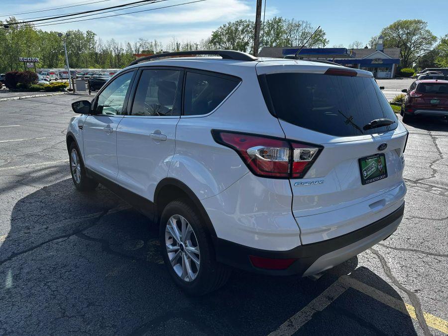 2018 Ford Escape SE Sport Utility 4D photo