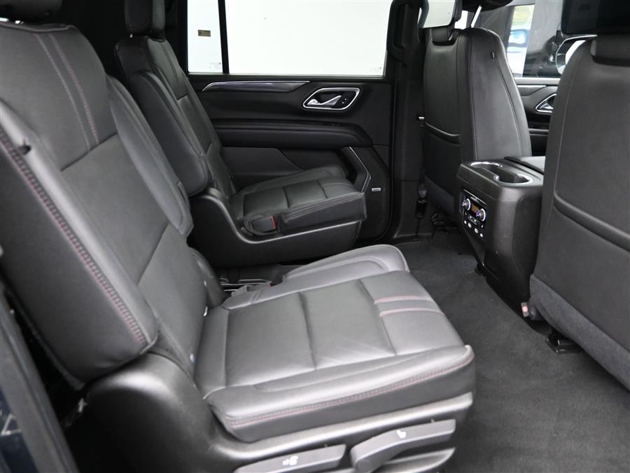 2021 Chevrolet Suburban RST photo