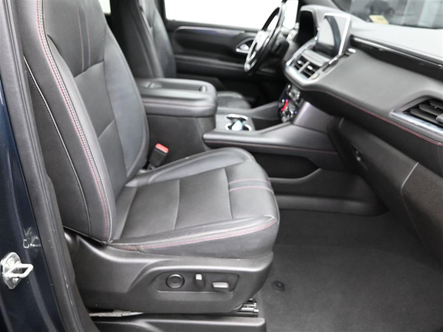 2021 Chevrolet Suburban RST photo