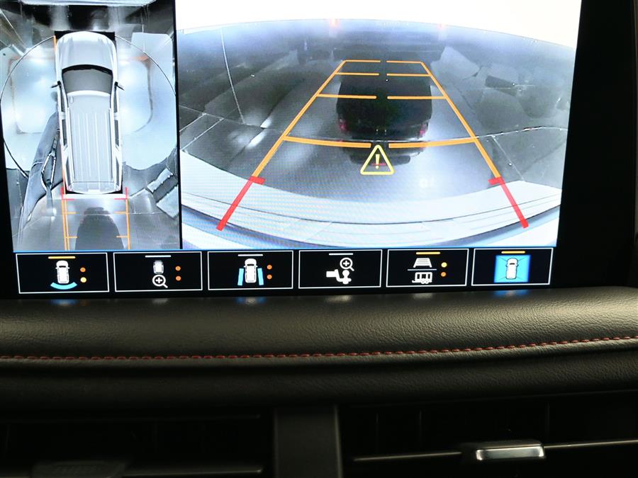 2021 Chevrolet Suburban RST photo