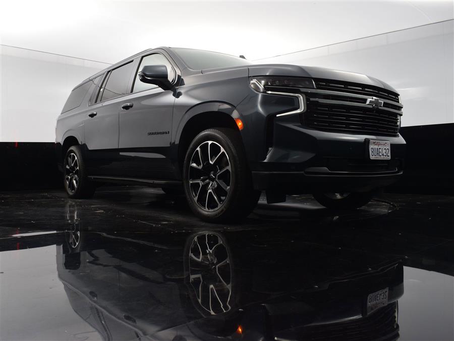 2021 Chevrolet Suburban RST photo