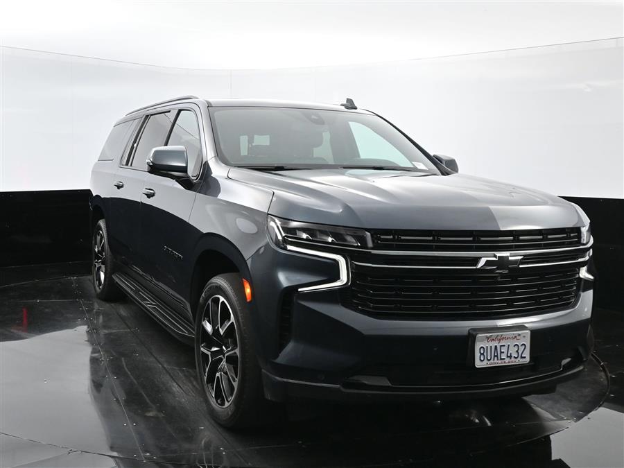 2021 Chevrolet Suburban RST photo