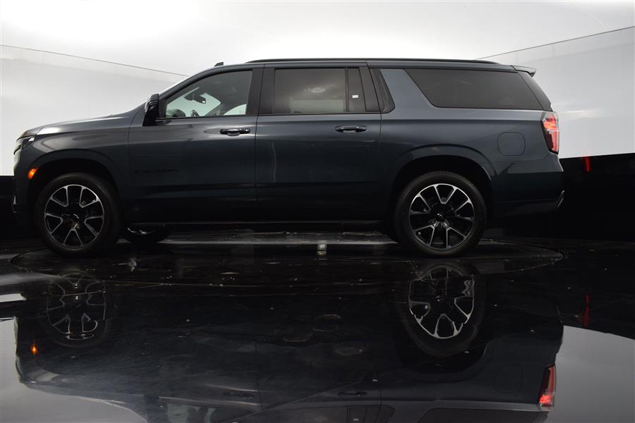 2021 Chevrolet Suburban RST photo