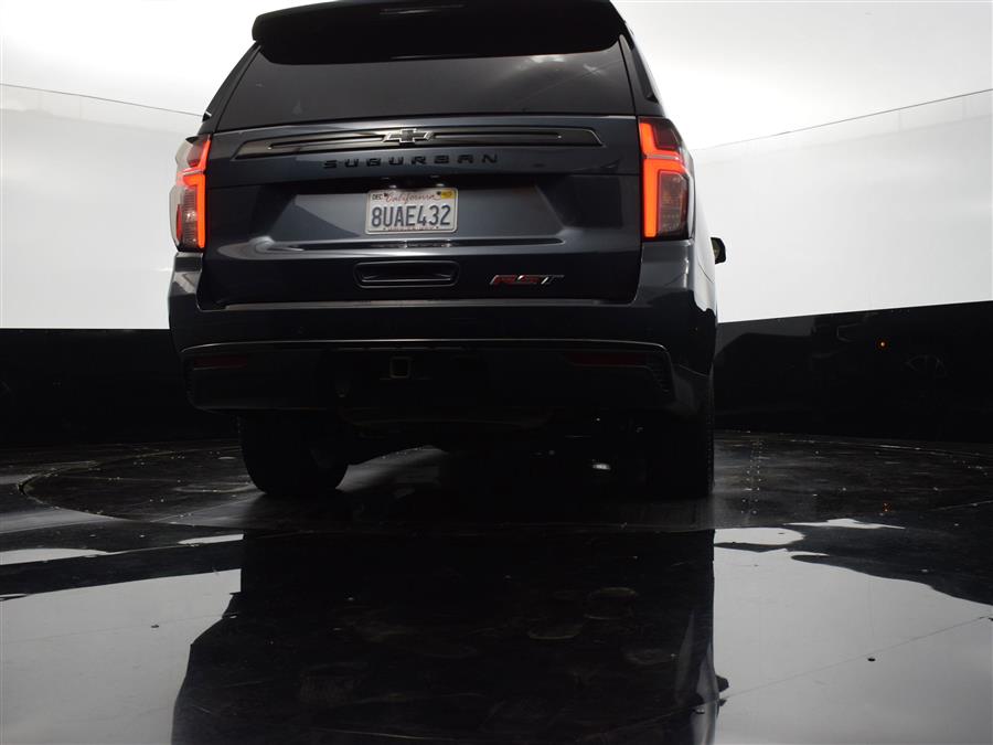 2021 Chevrolet Suburban RST photo