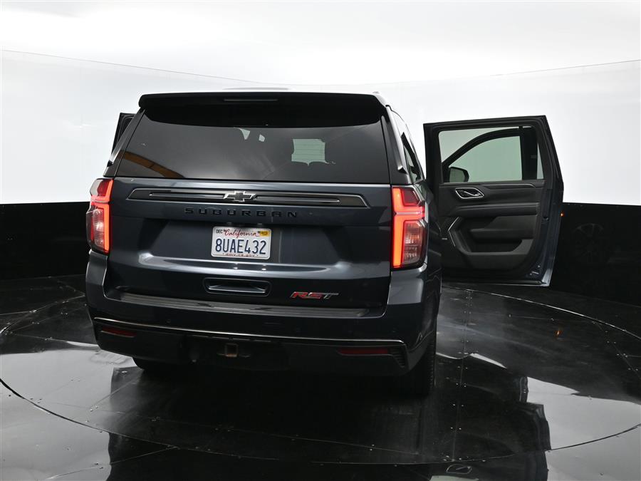 2021 Chevrolet Suburban RST photo