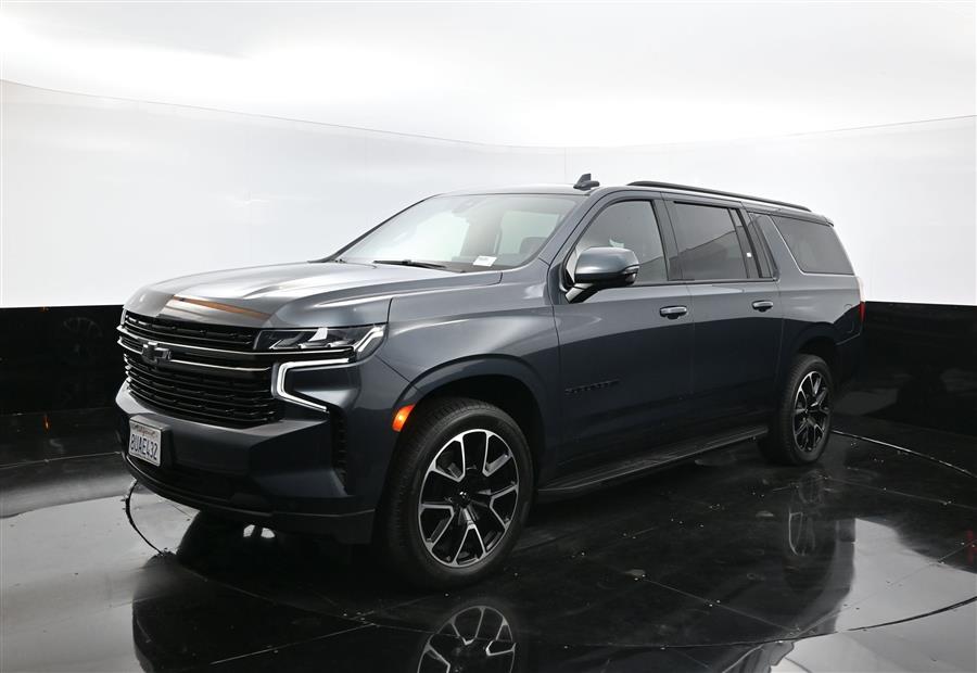 2021 Chevrolet Suburban RST photo