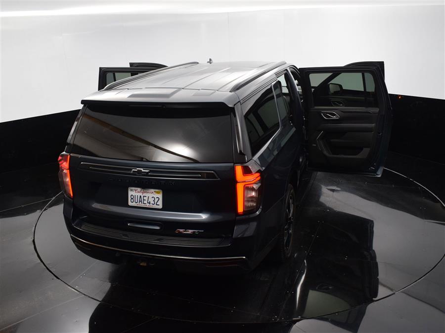 2021 Chevrolet Suburban RST photo