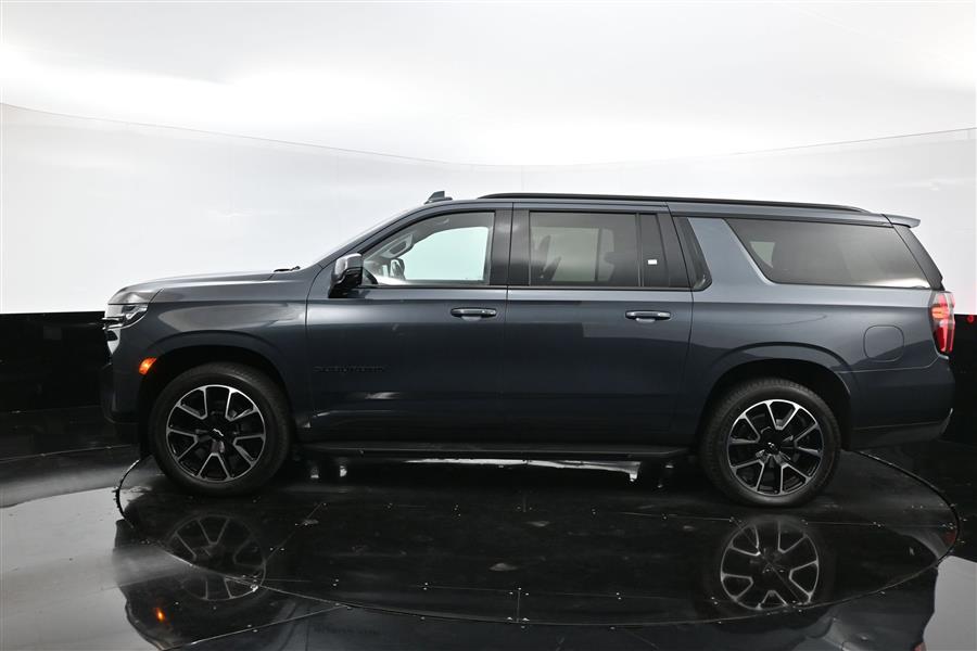 2021 Chevrolet Suburban RST photo