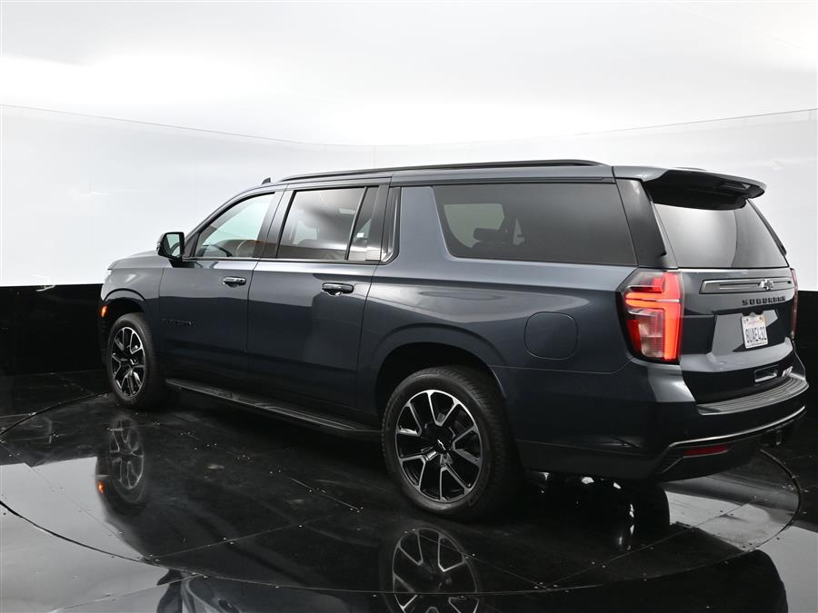 2021 Chevrolet Suburban RST photo