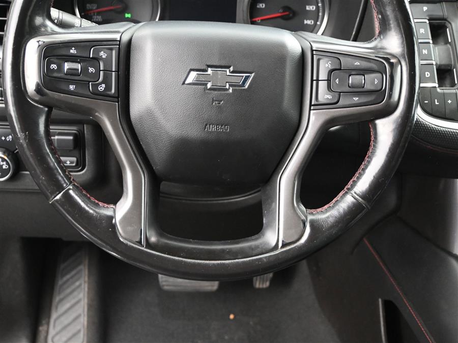 2021 Chevrolet Suburban RST photo