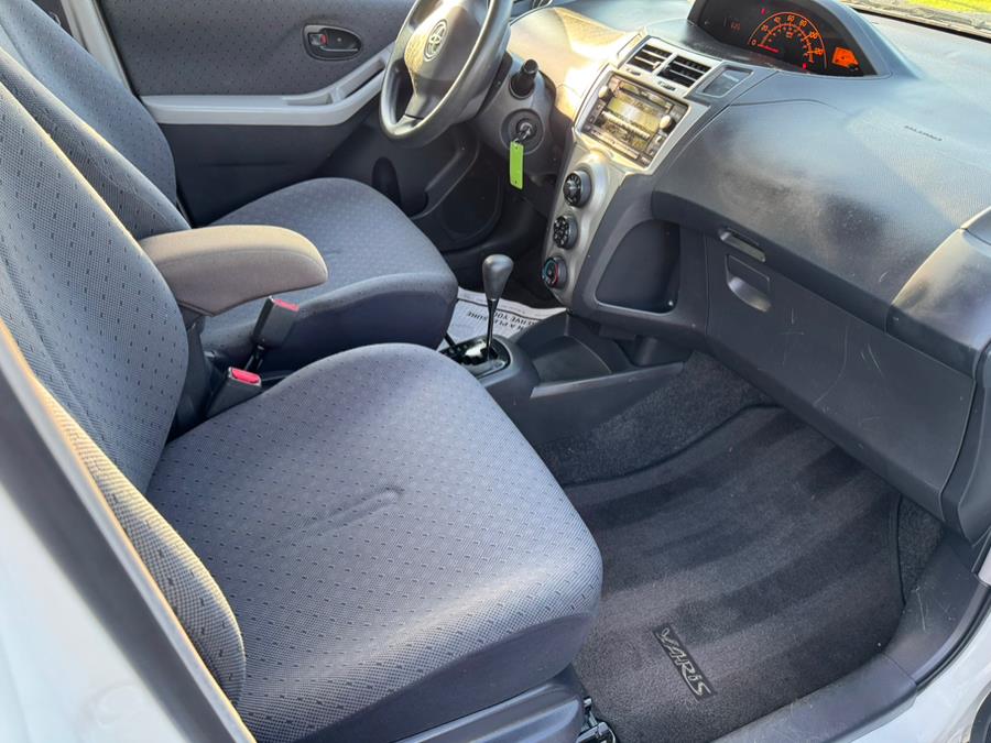 2010 Toyota Yaris photo