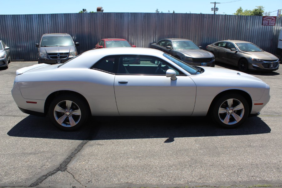 2020 Dodge Challenger SXT RWD photo