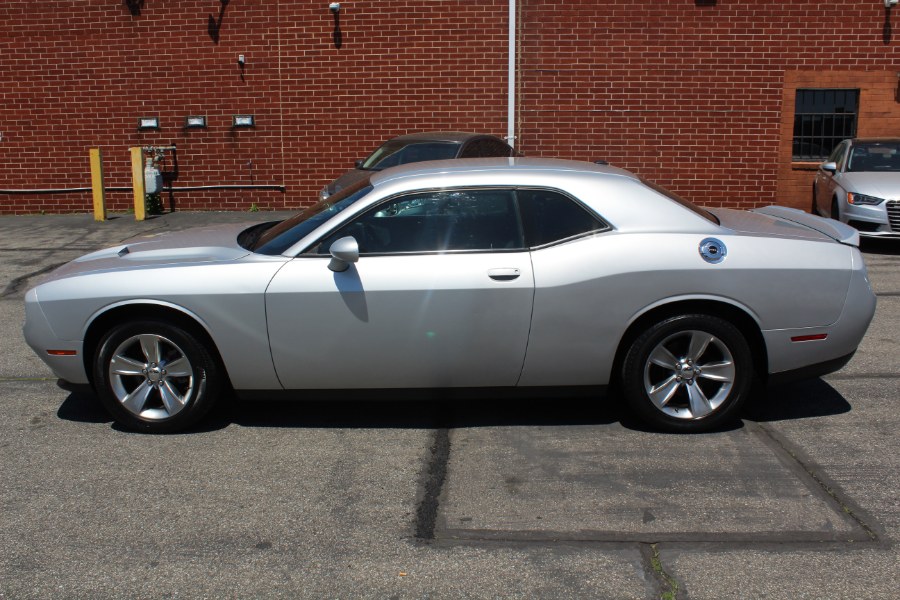 2020 Dodge Challenger SXT RWD photo