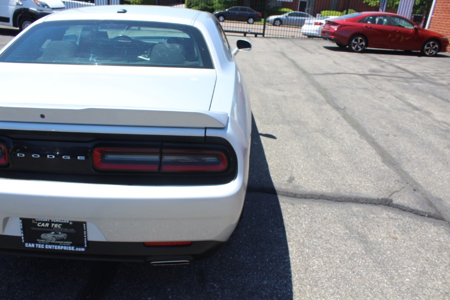 2020 Dodge Challenger SXT RWD photo
