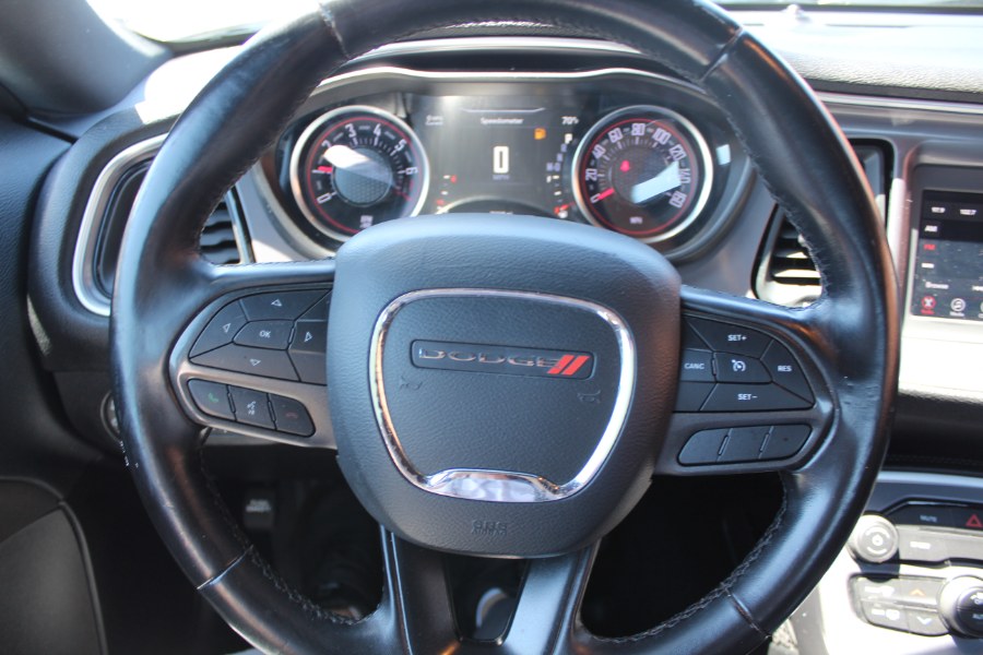 2020 Dodge Challenger SXT RWD photo