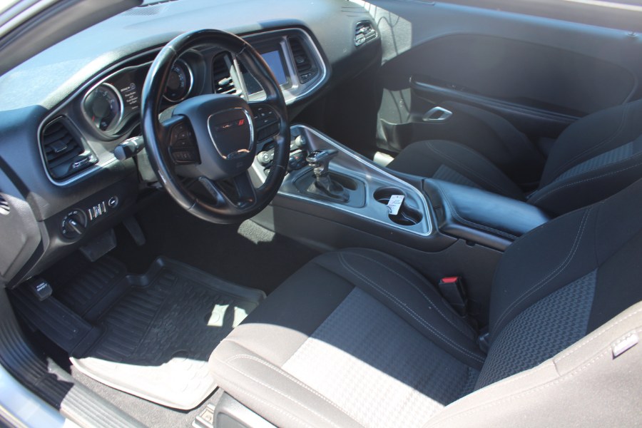 2020 Dodge Challenger SXT RWD photo