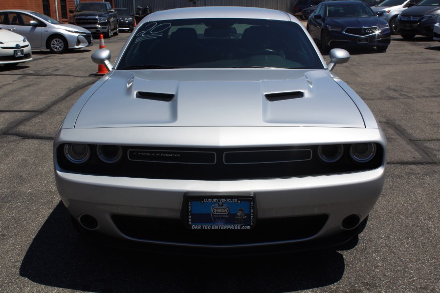 2020 Dodge Challenger SXT RWD photo