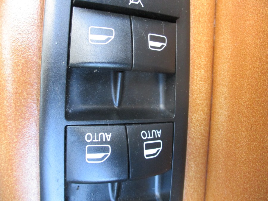 2011 Jeep Grand Cherokee Overland photo
