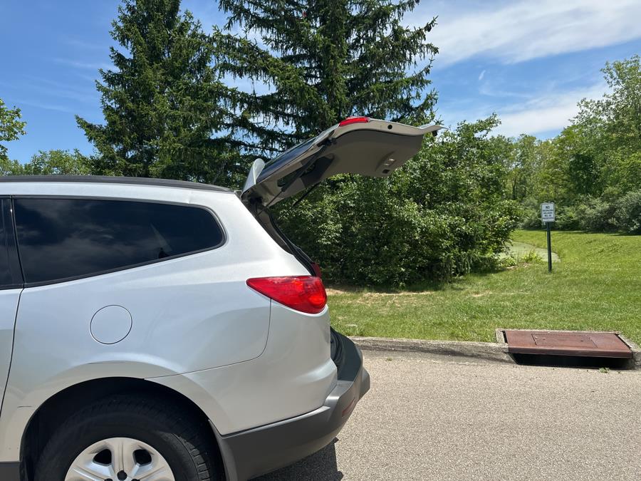 2012 Chevrolet Traverse LS photo