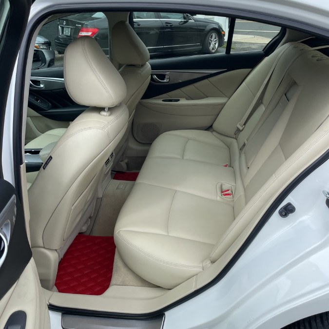 2014 Infiniti Q50 photo