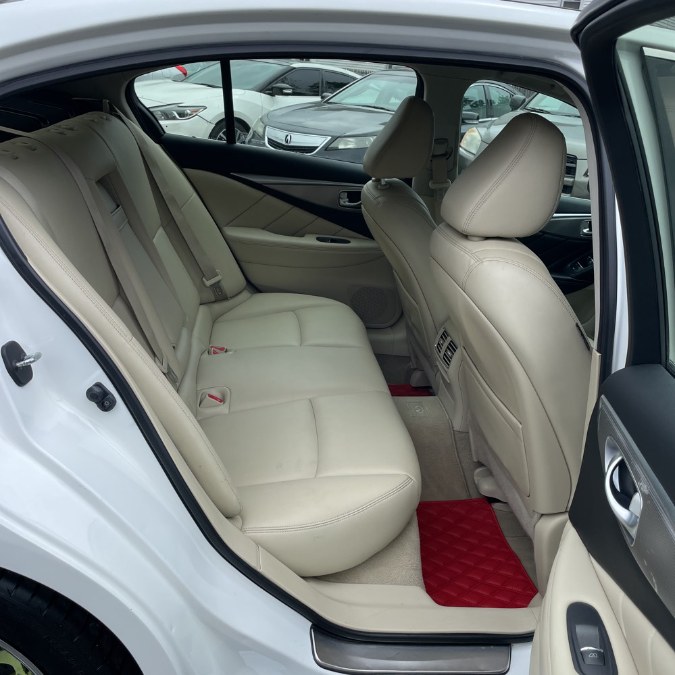 2014 Infiniti Q50 photo