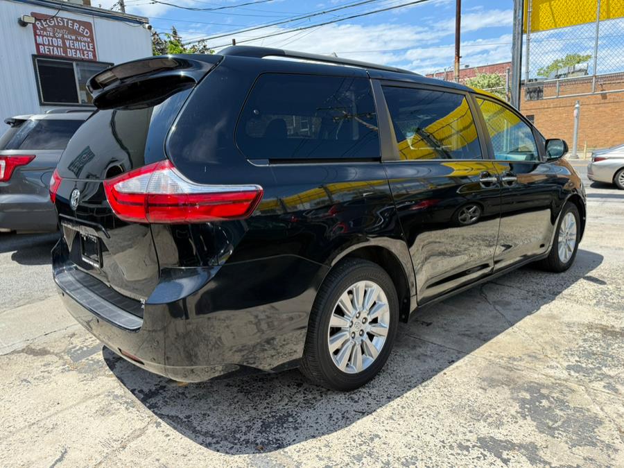 2015 Toyota Sienna 5dr 7-Pass Van XLE Premium AWD photo