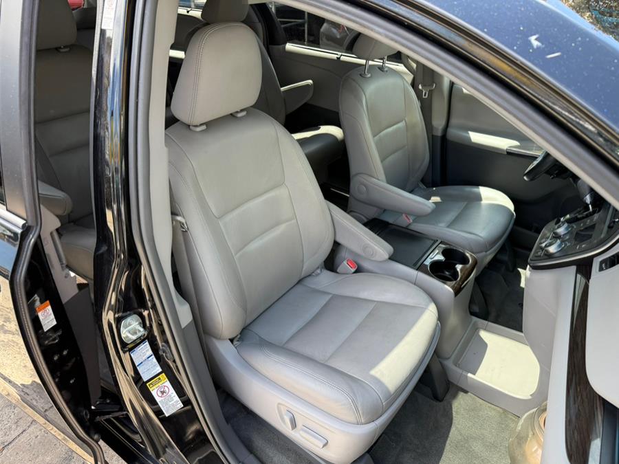 2015 Toyota Sienna 5dr 7-Pass Van XLE Premium AWD photo