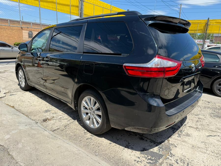 2015 Toyota Sienna 5dr 7-Pass Van XLE Premium AWD photo
