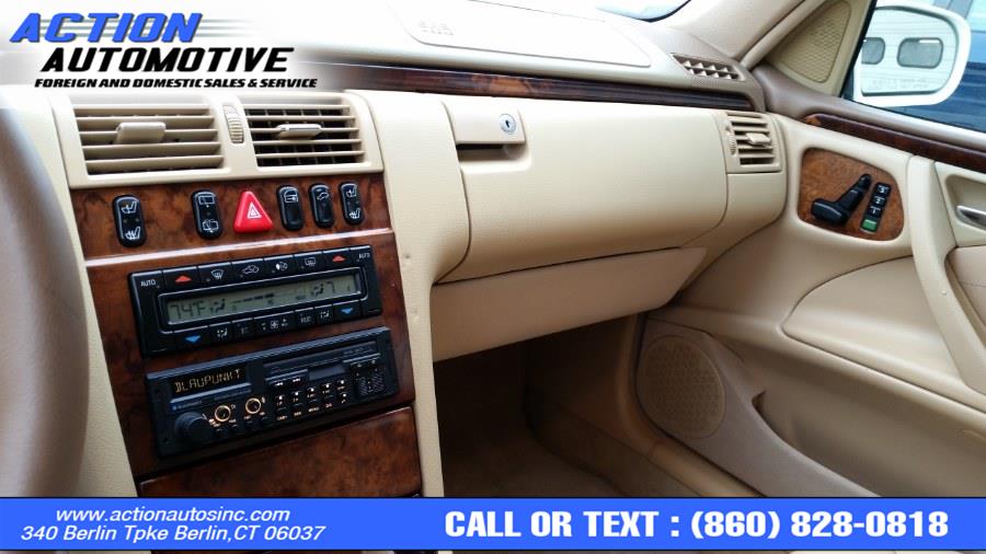 2002 Mercedes-Benz E-Class E320 photo