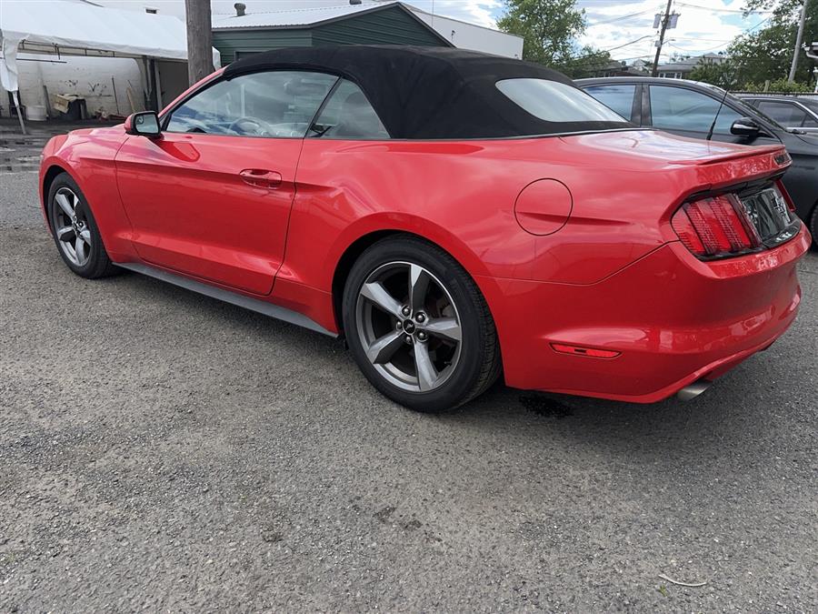2015 Ford Mustang V6 photo