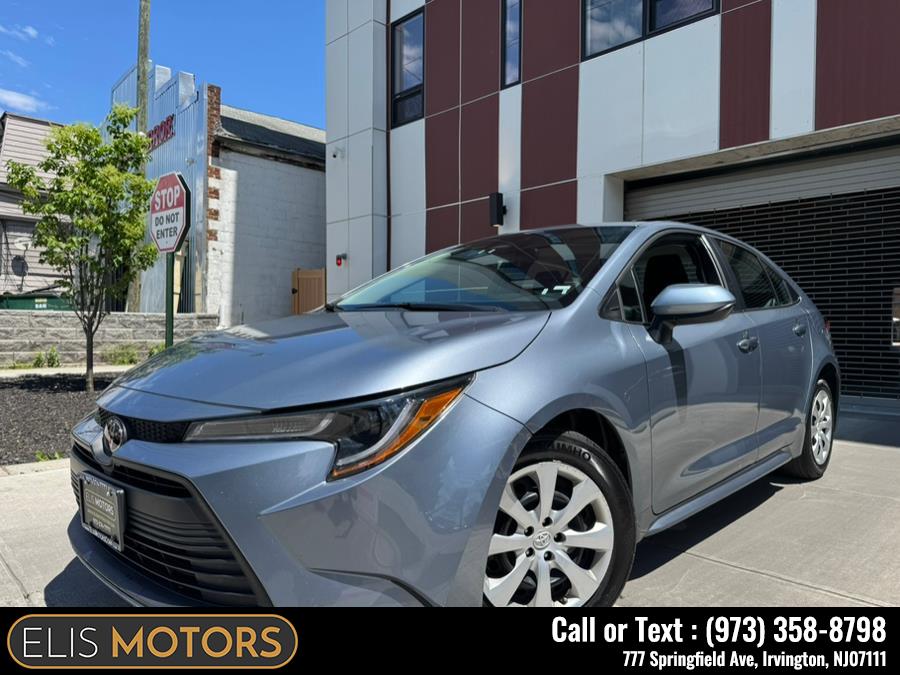 The 2023 Toyota Corolla LE CVT (Natl) photos