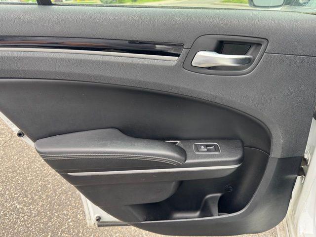 2019 Chrysler 300 S photo