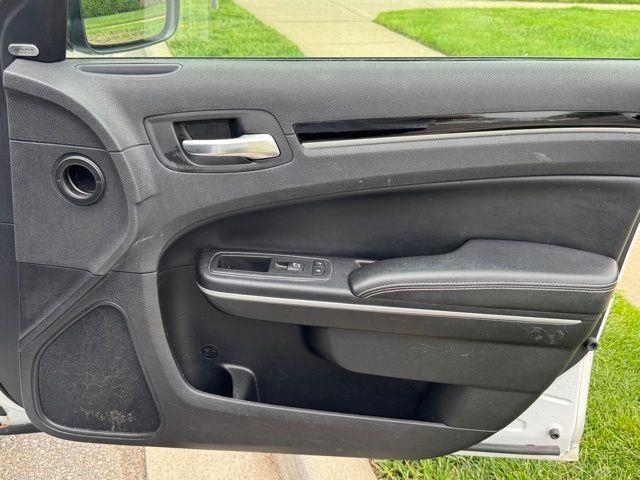 2019 Chrysler 300 S photo