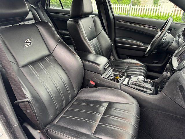 2019 Chrysler 300 S photo