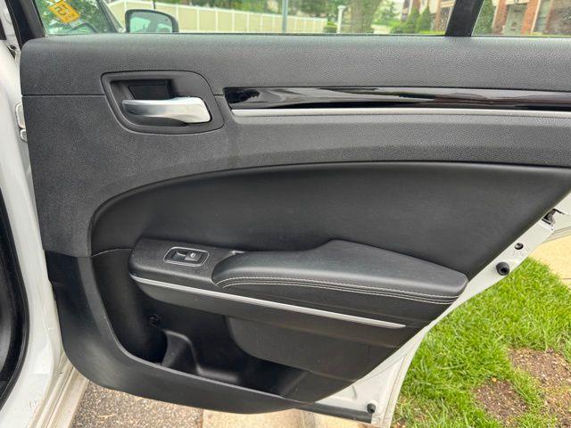 2019 Chrysler 300 S photo