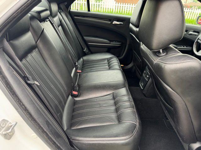 2019 Chrysler 300 S photo