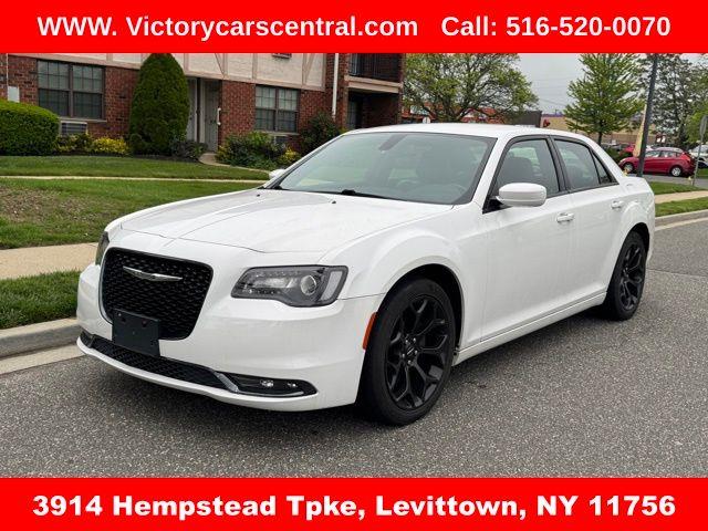 2019 Chrysler 300 S photo