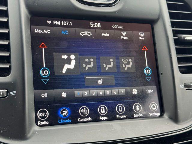 2019 Chrysler 300 S photo